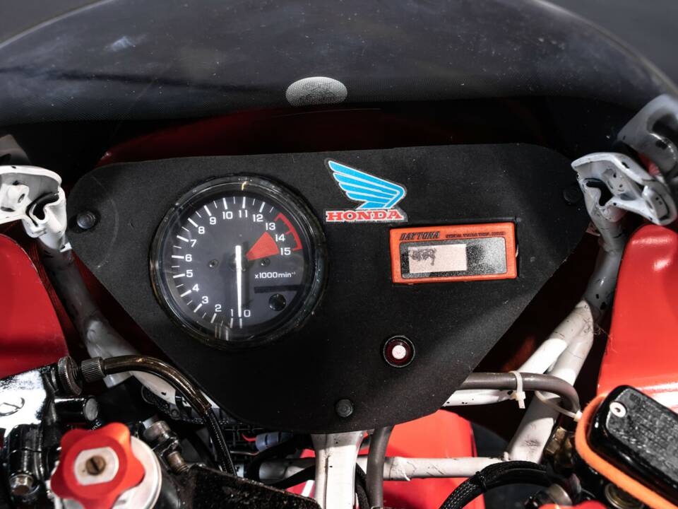 Bild 17/33 von Honda CBR 600 F (1994)