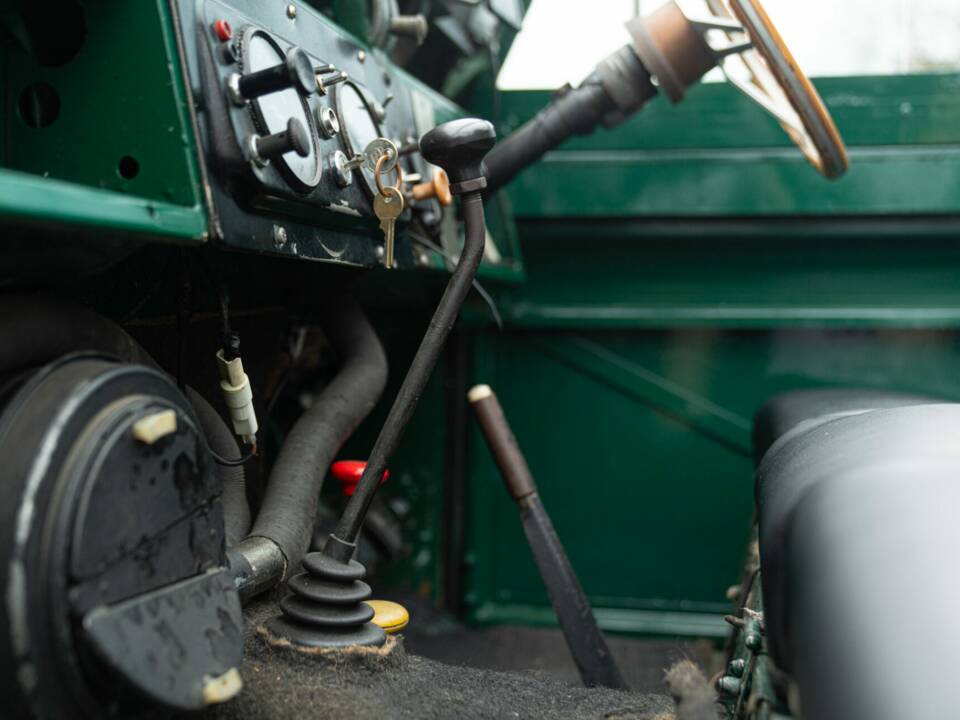 Bild 29/50 von Land Rover 88 (1978)