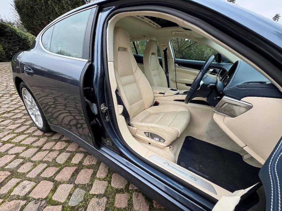 Bild 22/36 von Porsche Panamera 4S (2009)