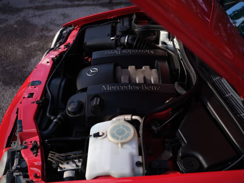 Image 9/43 of Mercedes-Benz CLK 320 (1999)