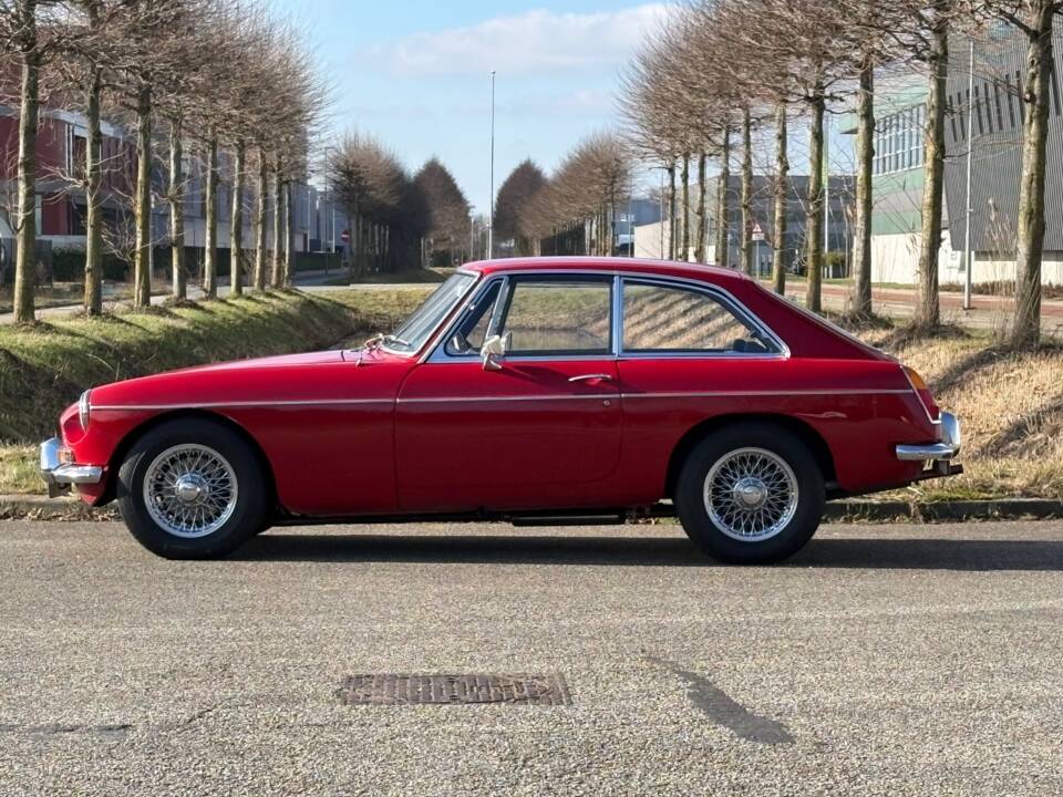 Image 3/23 of MG MGB GT (1968)