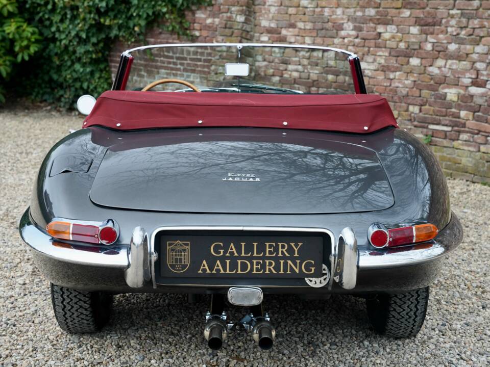 Immagine 6/50 di Jaguar E-Type 3.8 (1961)