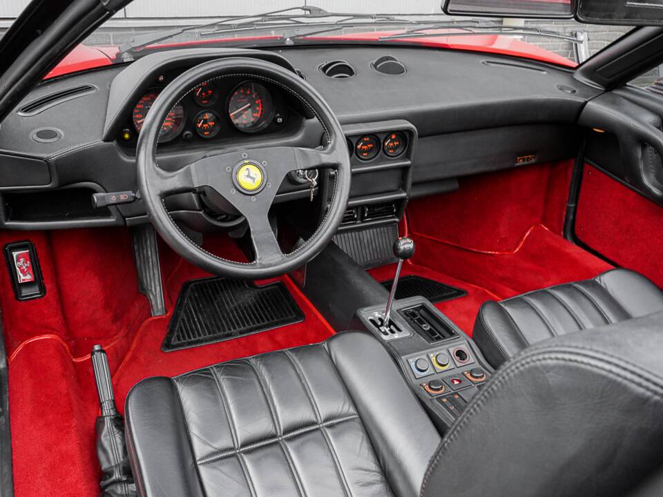 Image 19/30 of Ferrari 328 GTS (1989)