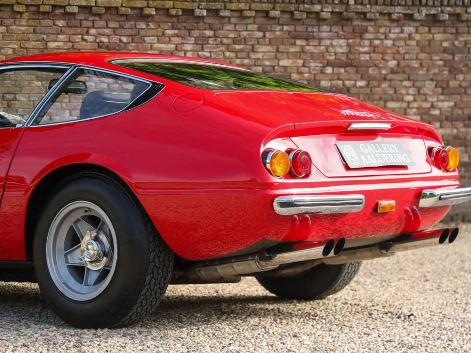 Afbeelding 37/50 van Ferrari 365 GTB/4 Daytona (1973)