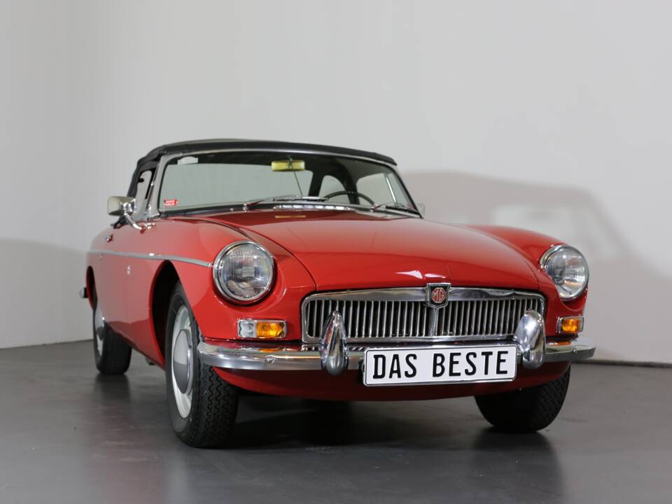 Image 36/49 of MG MGB (1966)