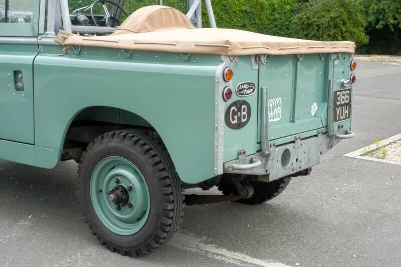 Image 29/50 of Land Rover 88 (1962)