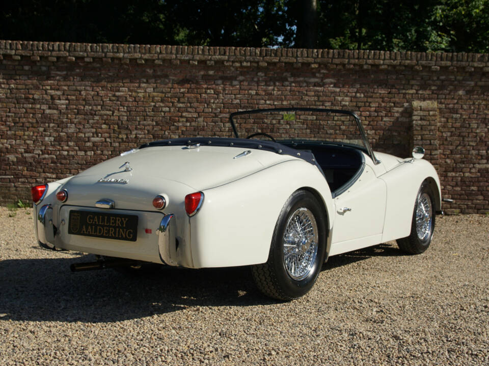 Imagen 2/50 de Triumph TR 3A (1957)