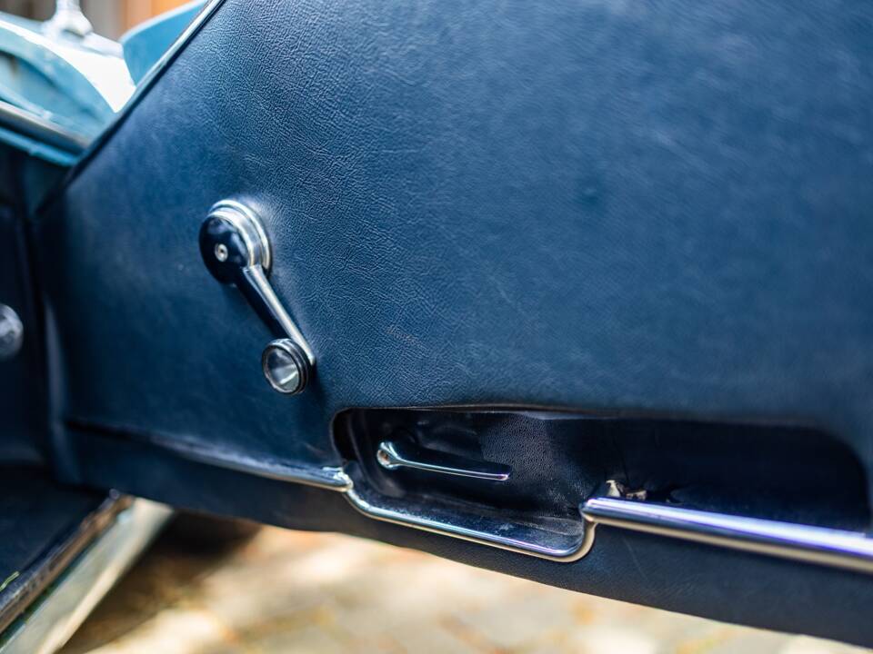 Image 26/50 of Jaguar Type E (2+2) (1969)