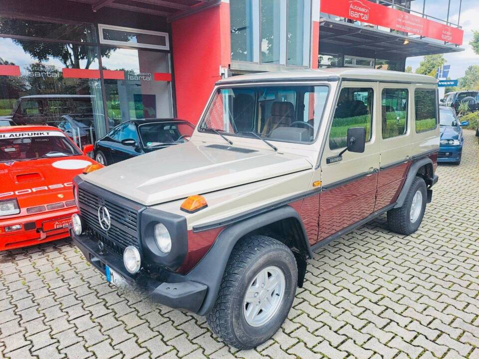 Image 2/19 of Mercedes-Benz 250 GD (lang) (1987)