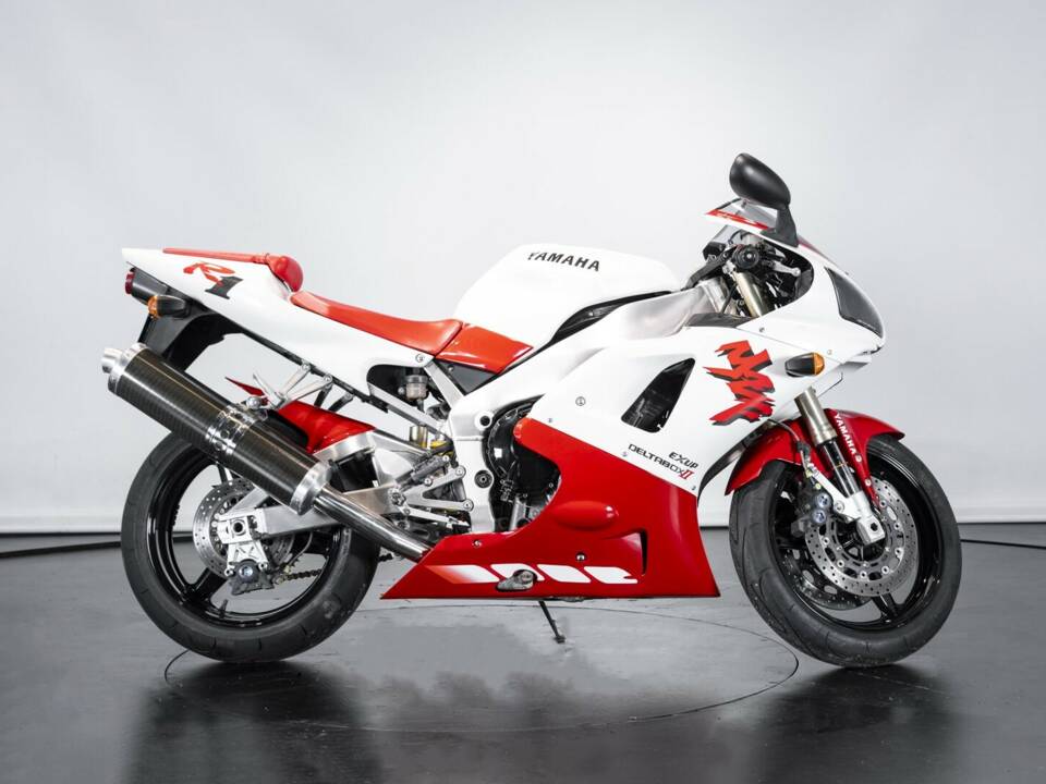 Image 2/44 of Yamaha YZF 1000 R1 (1998)