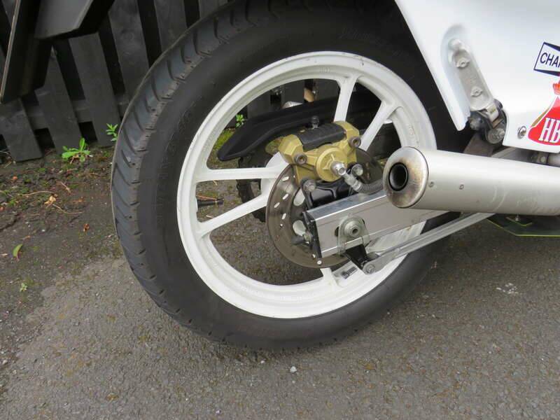 Image 34/43 de Suzuki RG 500 (1987)
