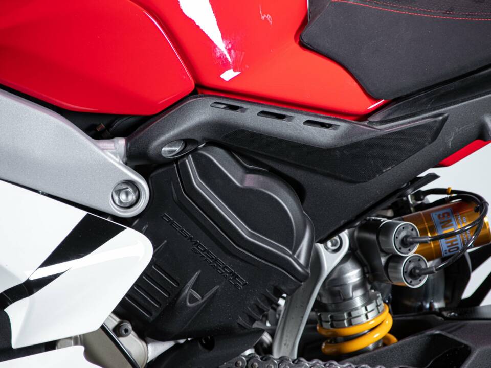Image 13/50 of Ducati DUMMY (2018)