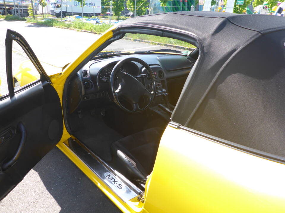 Immagine 6/56 di Mazda MX-5 1.6 (1995)