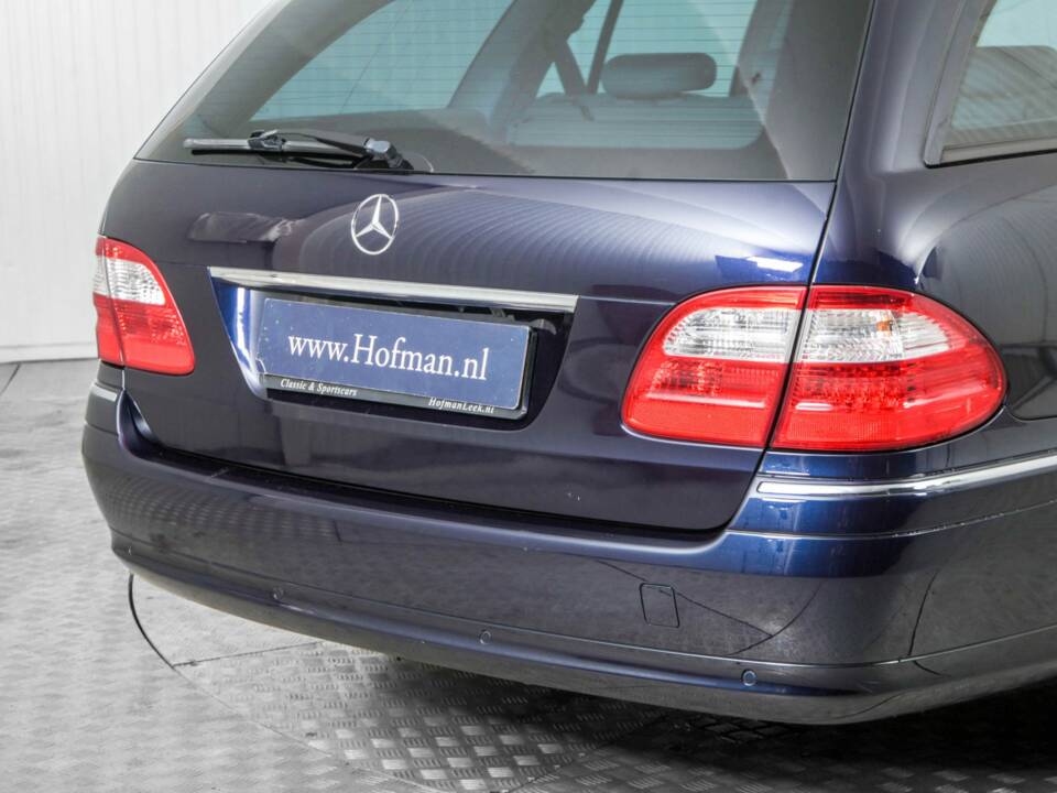 Bild 28/50 von Mercedes-Benz E 320 T 4MATIC (2004)