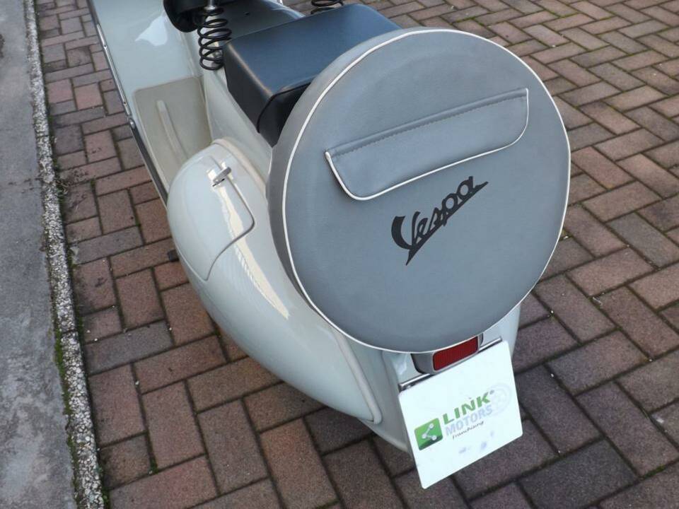 Image 26/50 of Piaggio Vespa 125 (1955)