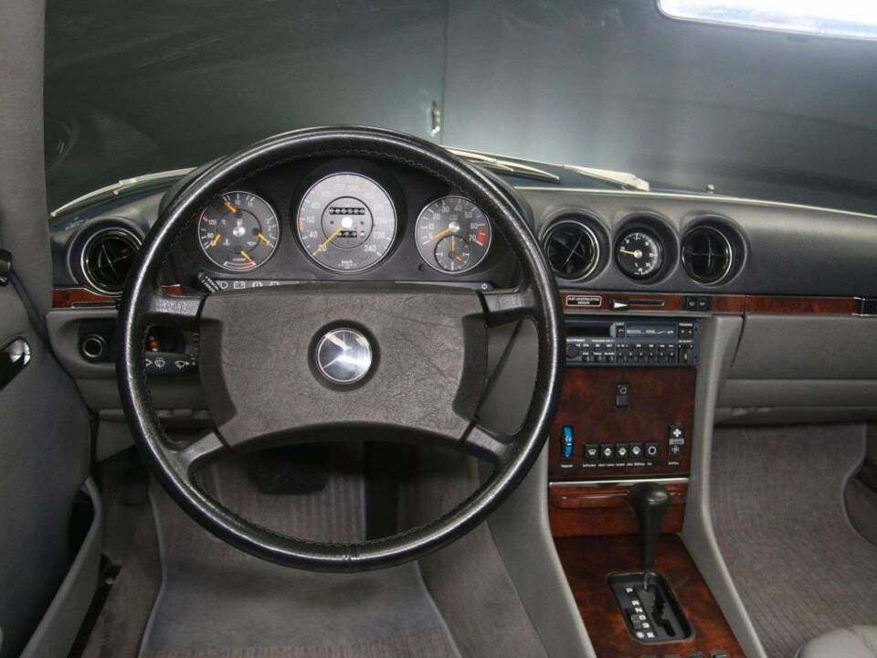 Image 13/30 of Mercedes-Benz 300 SL (1986)