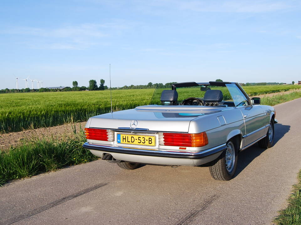 Image 56/87 of Mercedes-Benz 280 SL (1982)