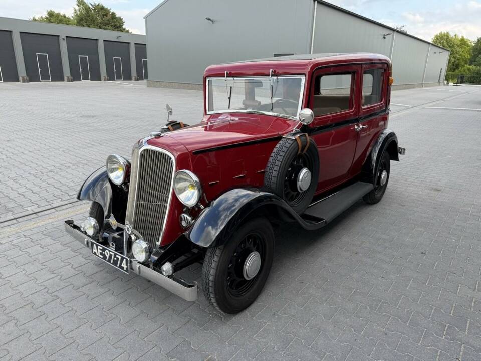 Image 1/8 of Renault Monaquatre (1934)