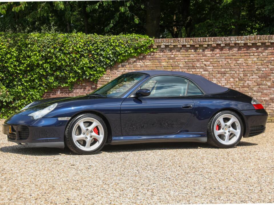 Image 21/50 of Porsche 911 Carrera 4S (2004)