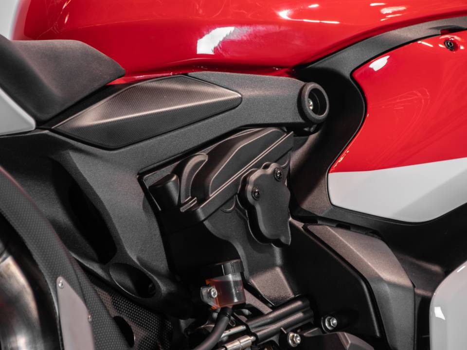Immagine 15/40 di Ducati DUMMY (2018)