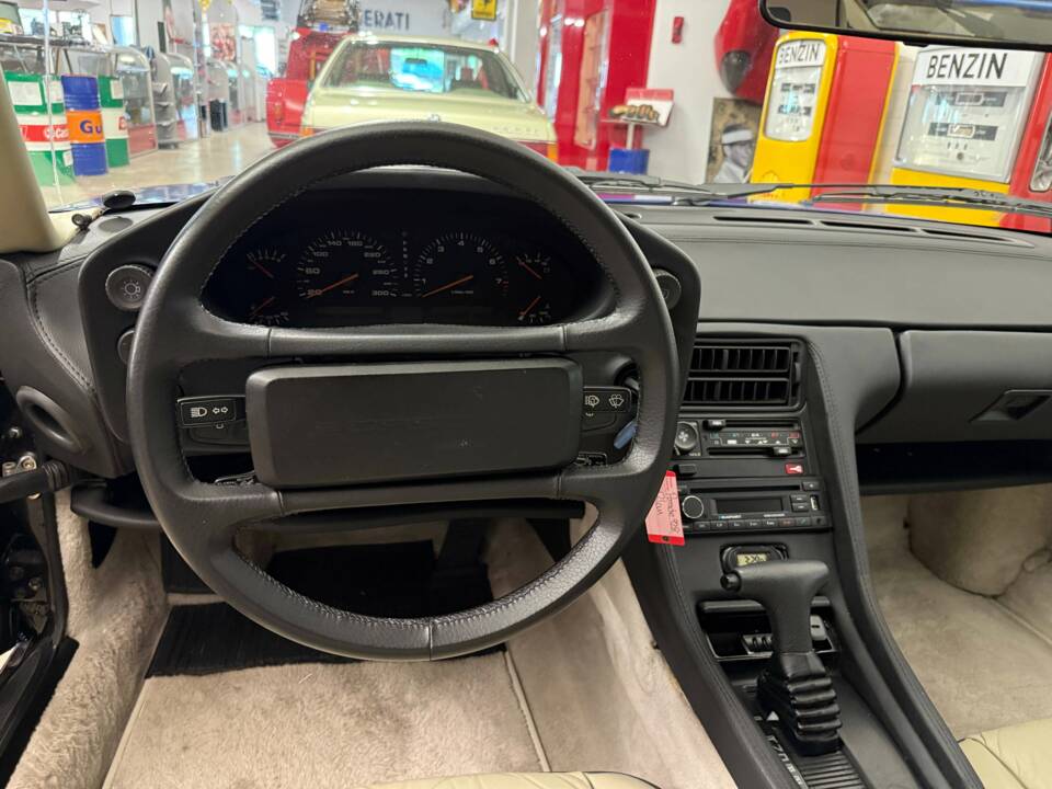 Bild 9/17 von Porsche 928 S4 (1990)