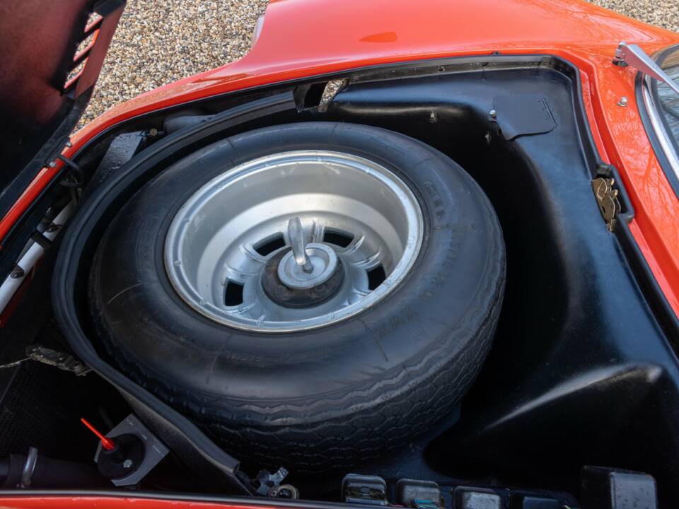 Image 12/50 de Ferrari Dino 246 GT (1970)