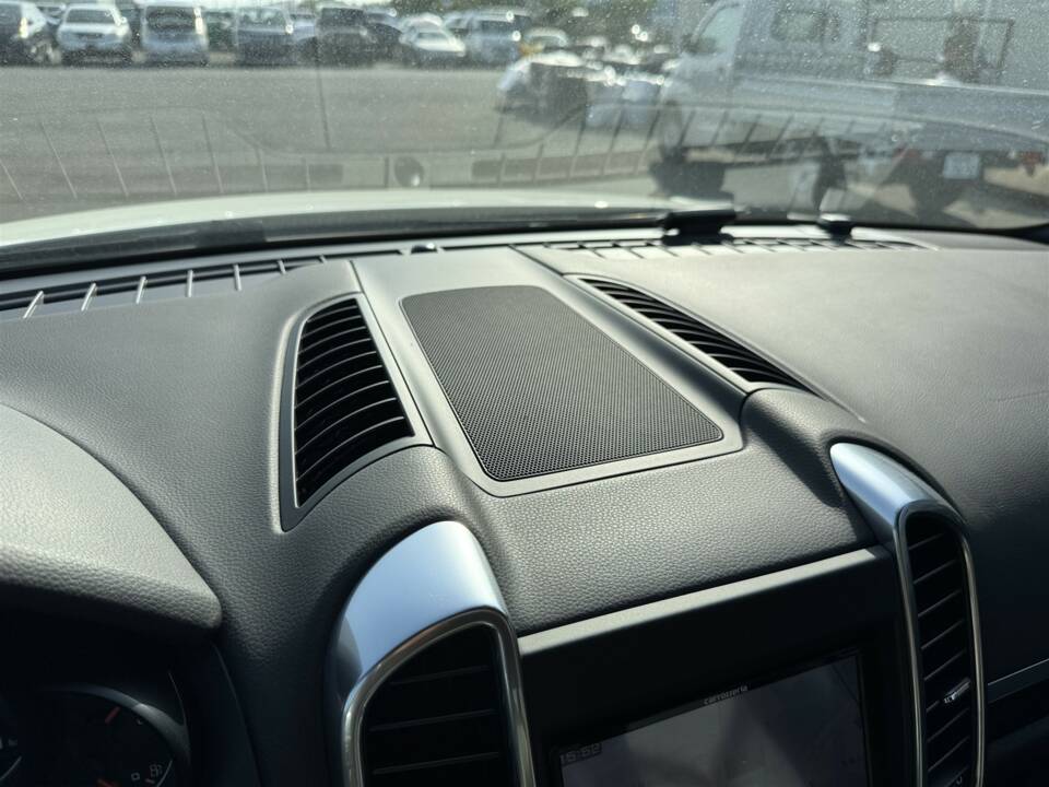 Bild 17/61 von Porsche Cayenne S (2010)