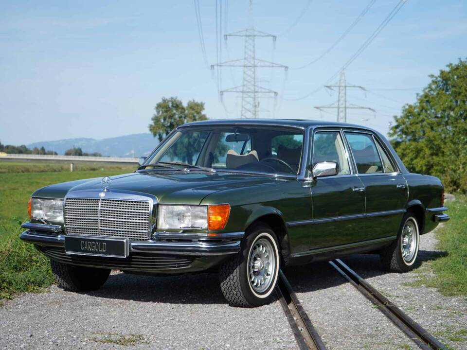 Afbeelding 3/28 van Mercedes-Benz 450 SEL (1979)