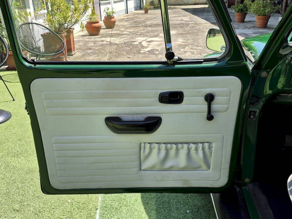 Image 26/54 de Volkswagen Käfer 1200 (1971)