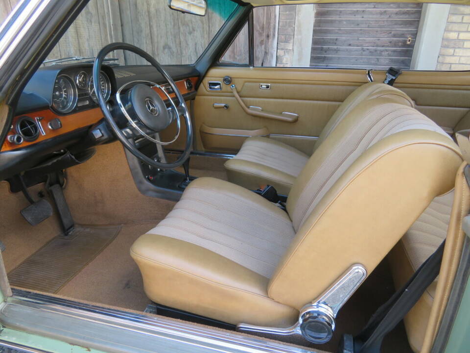 Image 4/19 of Mercedes-Benz 280 CE (1973)