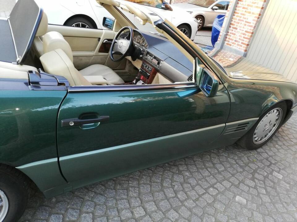 Imagen 3/8 de Mercedes-Benz 300 SL (1990)