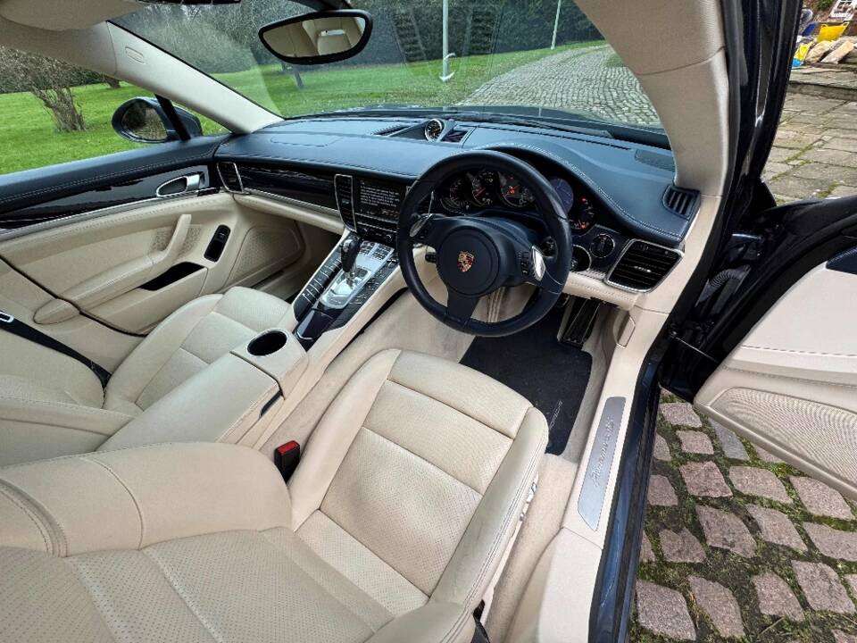 Immagine 19/36 di Porsche Panamera 4S (2009)