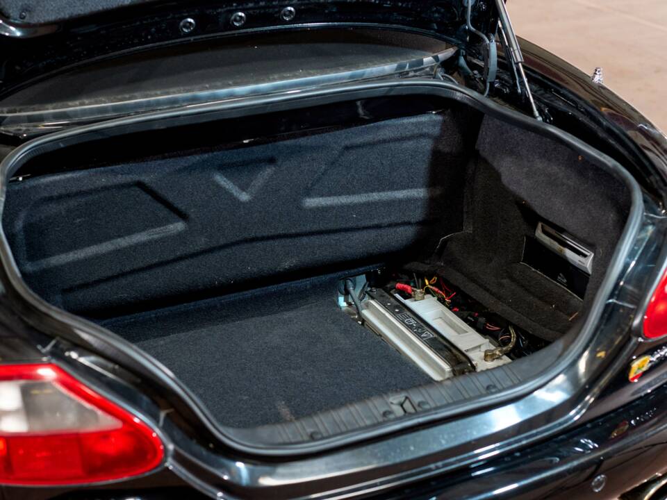 Bild 34/55 von Jaguar XKR (2000)