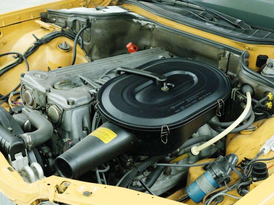 Bild 49/50 von Mercedes-Benz 280 SE (1981)