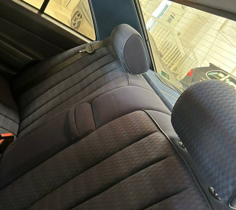 Imagen 37/69 de Mercedes-Benz 190 E (1988)