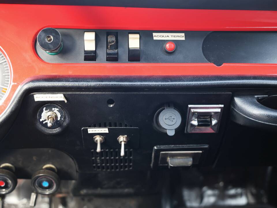 Afbeelding 41/44 van Lancia Fulvia Sport 1.3 (Zagato) (1970)