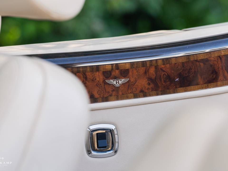 Bild 22/34 von Bentley Azure (1997)