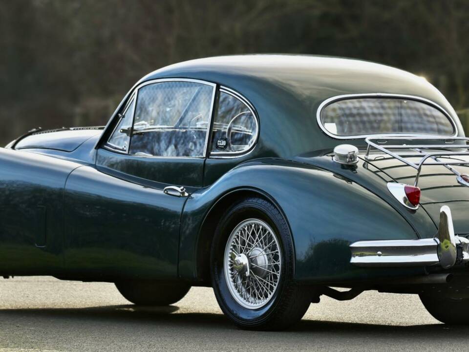 Image 16/50 of Jaguar XK 140 FHC (1956)