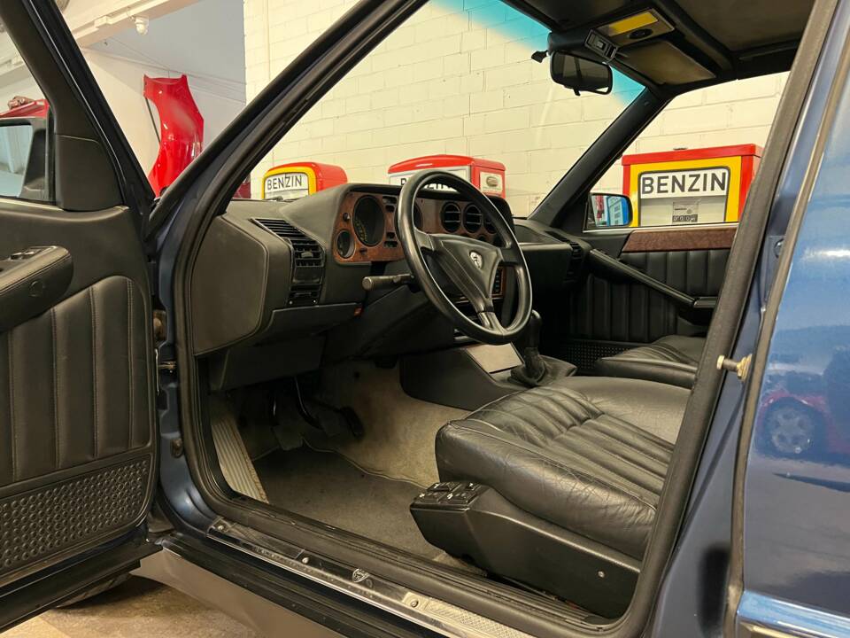 Bild 7/16 von Lancia Thema 8.32 (1988)