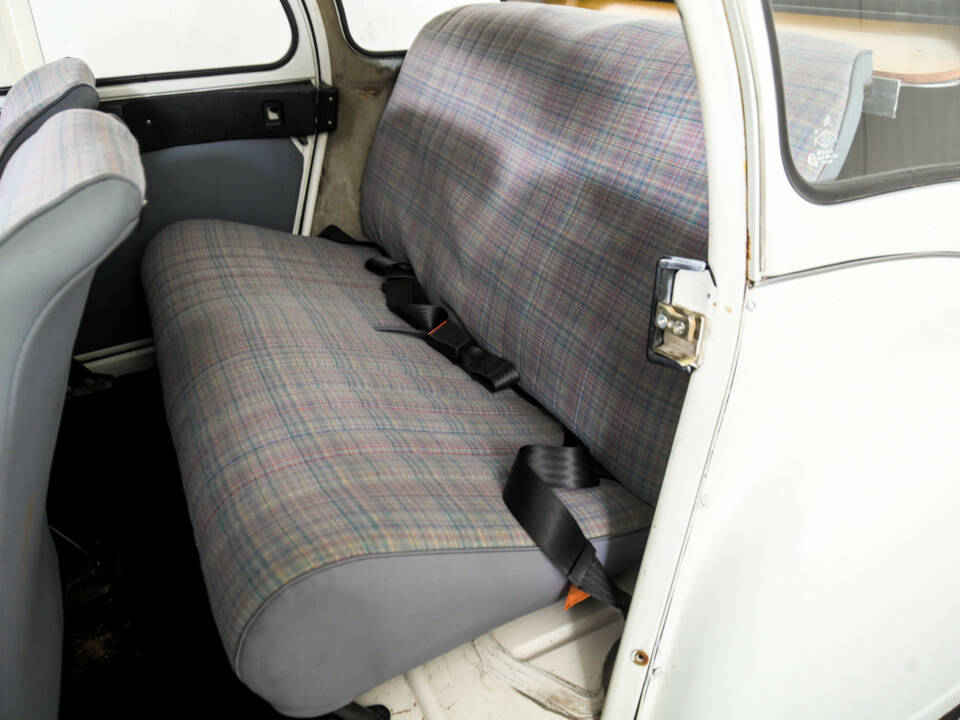 Image 24/50 of Citroën 2 CV 6 (1988)