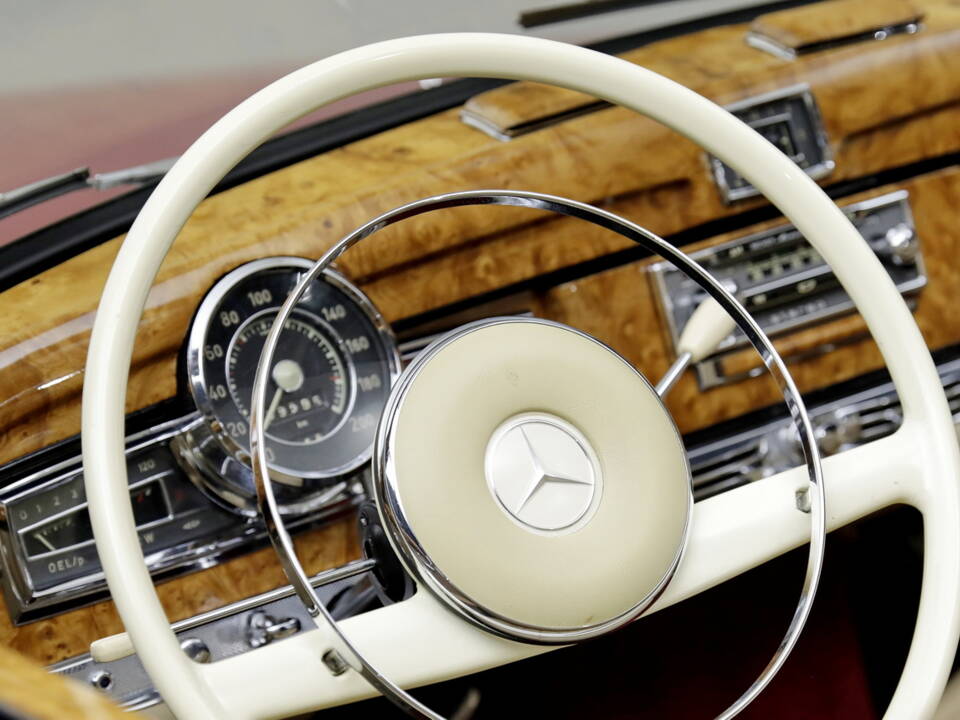 Image 17/23 of Mercedes-Benz 300 d Cabriolet D (1960)