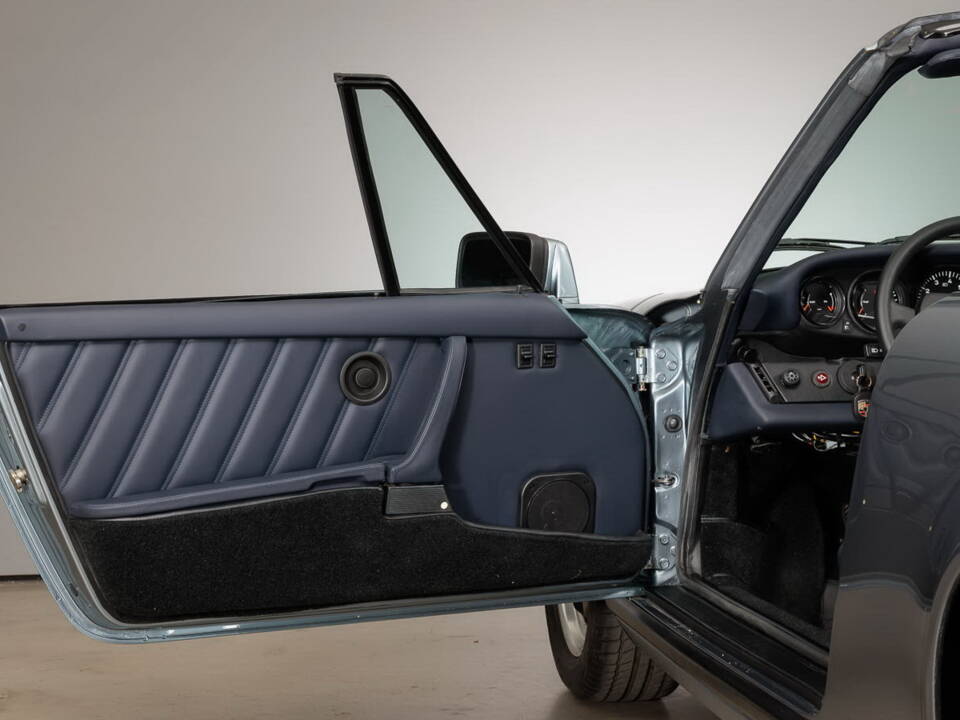 Image 19/41 of Porsche 911 SC 3.0 (1982)