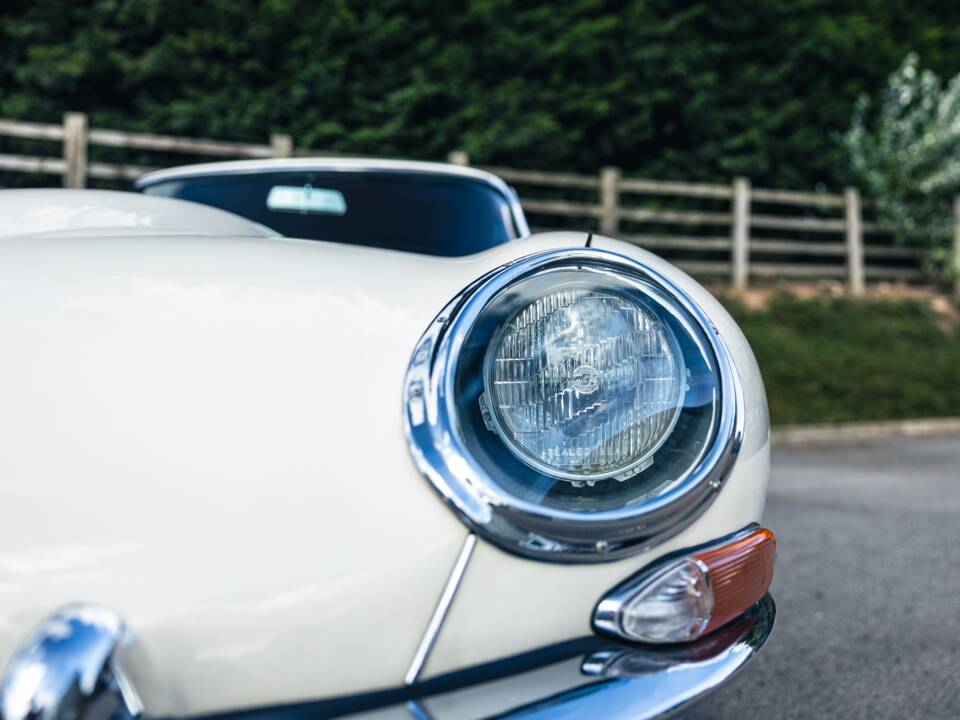 Image 16/50 de Jaguar Type E 3.8 (1963)