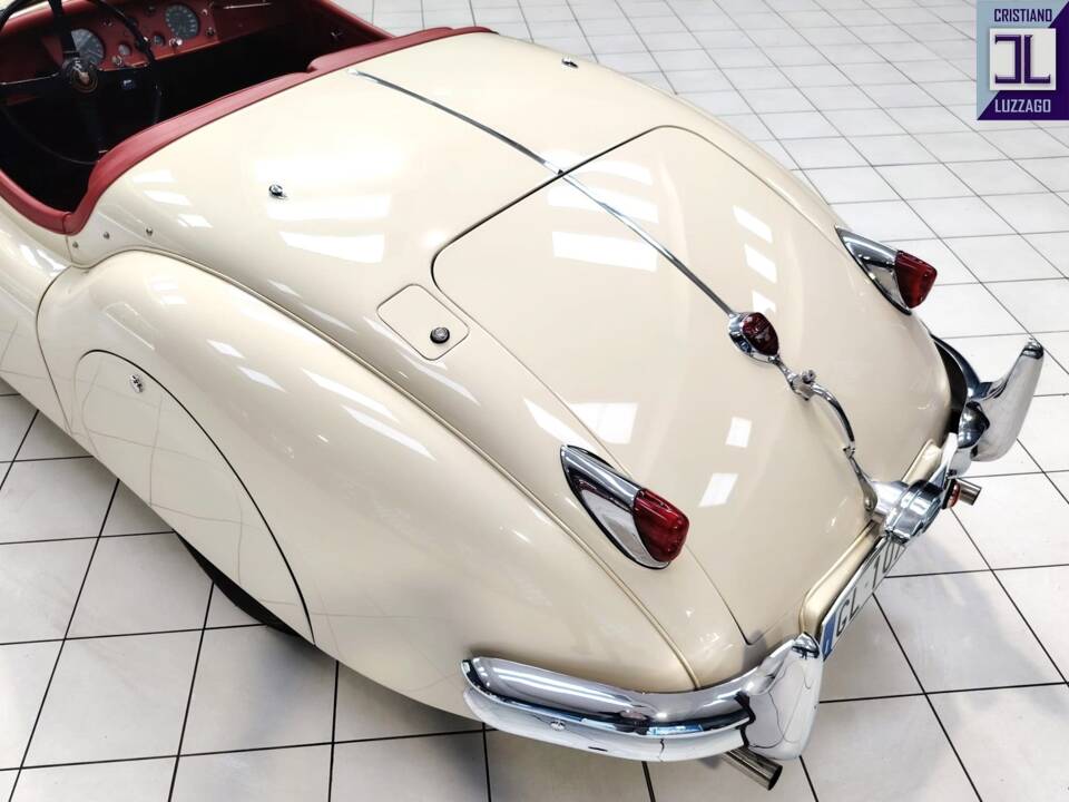 Image 11/74 of Jaguar XK 140 OTS (1956)