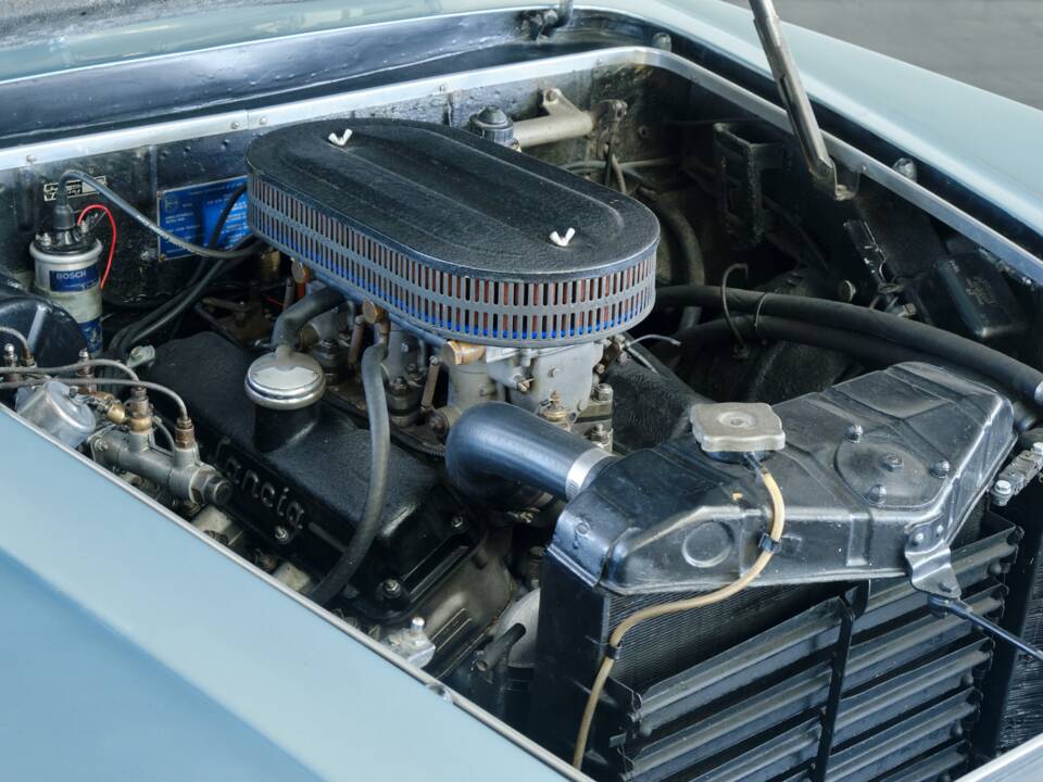 Bild 24/50 von Lancia Flaminia GT 2.5 3C Touring (1963)