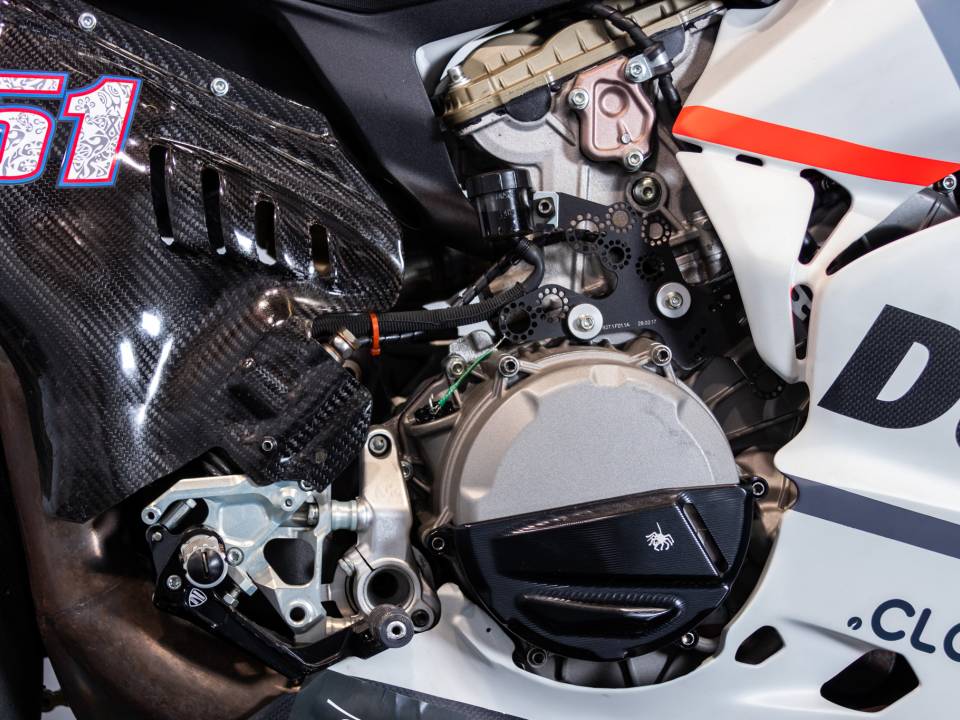 Immagine 11/50 di Ducati DUMMY (2019)