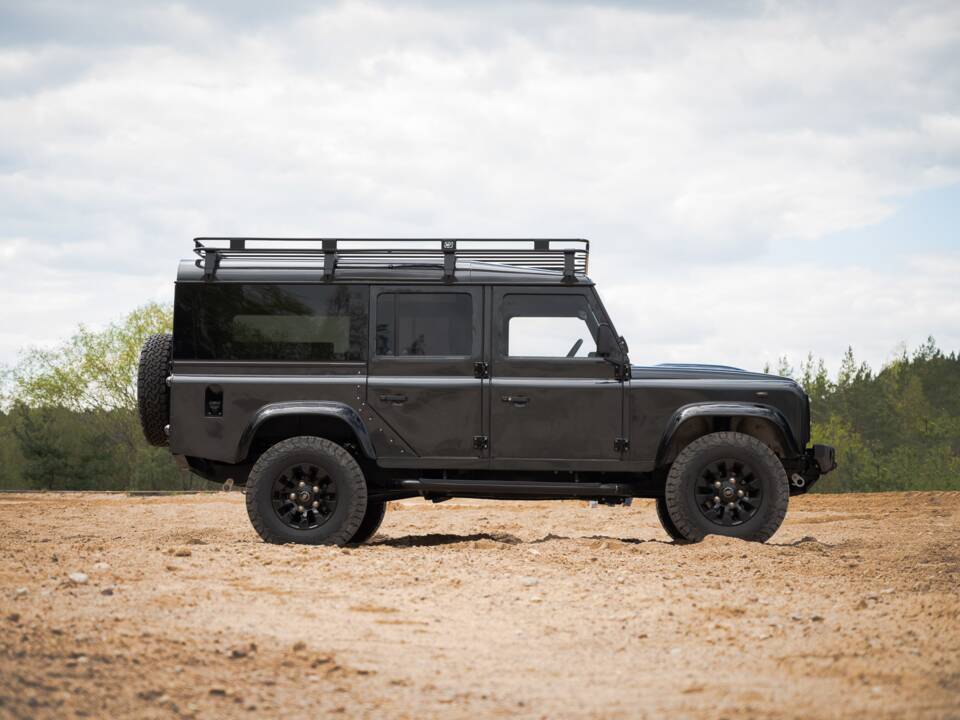 Image 12/41 of Land Rover Defender 110 (1992)