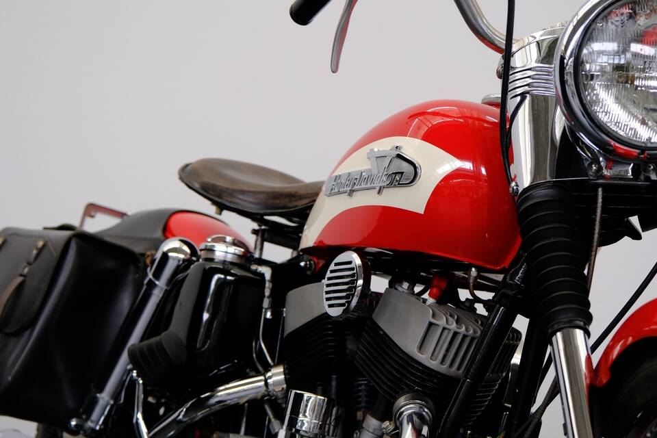 Immagine 17/72 di Harley-Davidson Model KH (1956)