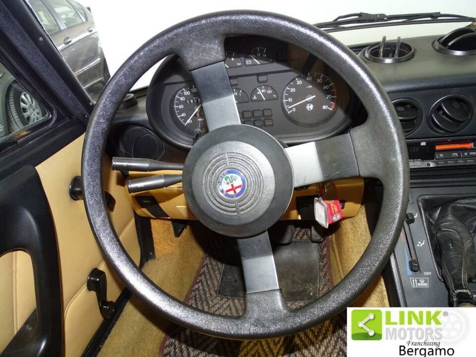 Bild 5/10 von Alfa Romeo 1.6 Spider (1990)