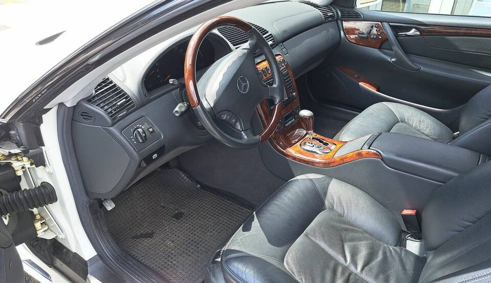 Bild 9/22 von Mercedes-Benz CL 500 (2001)